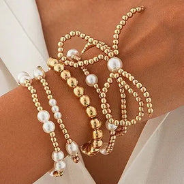 Layered Bracelet/Gold & Pearl